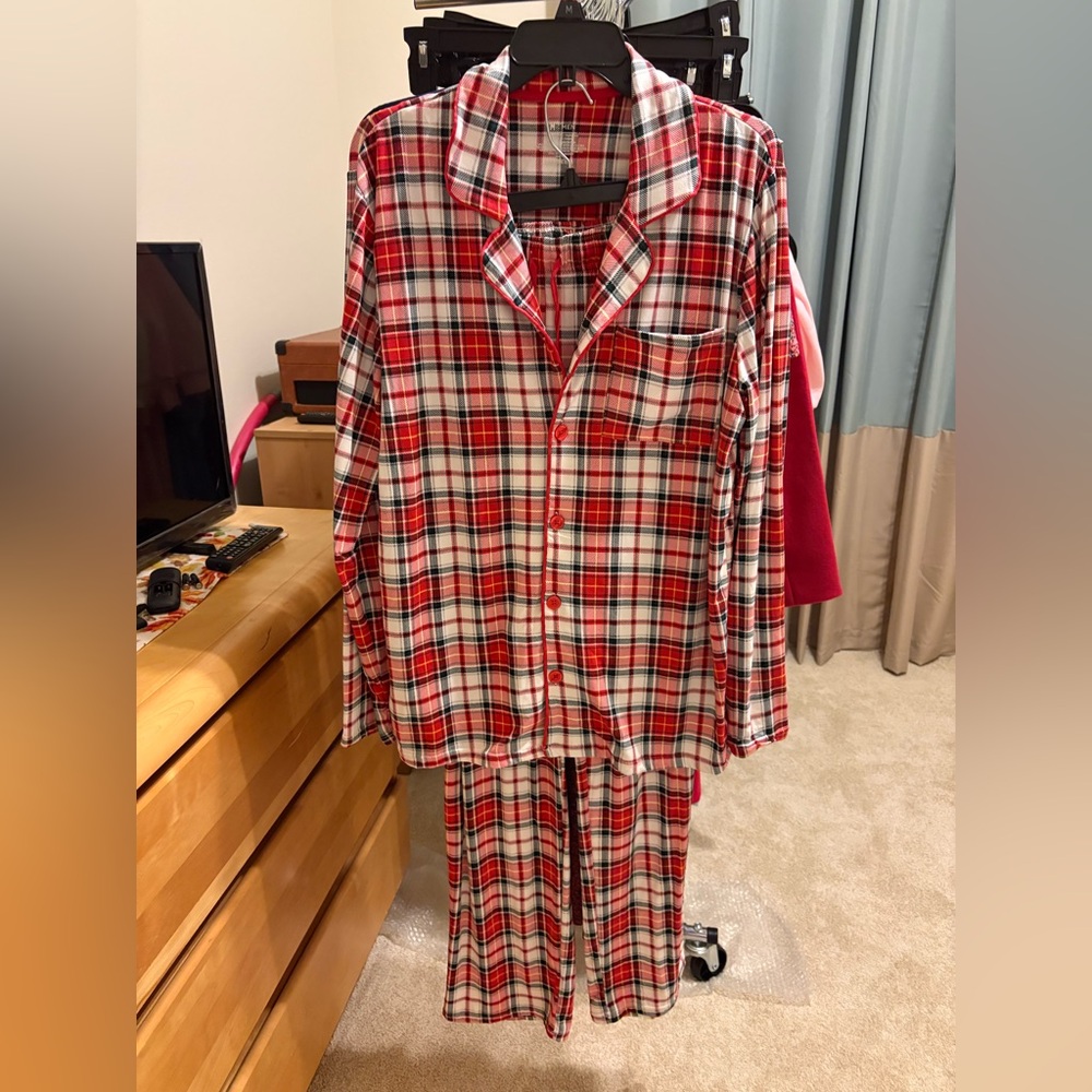 Men’s plaid pjs